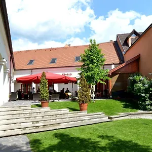  Panzió Servita Udvarház Magyarország